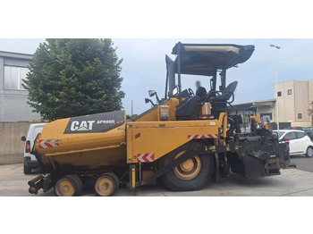 Asphalt paver CATERPILLAR