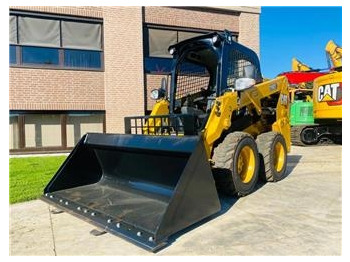 Skid steer loader CATERPILLAR 226D