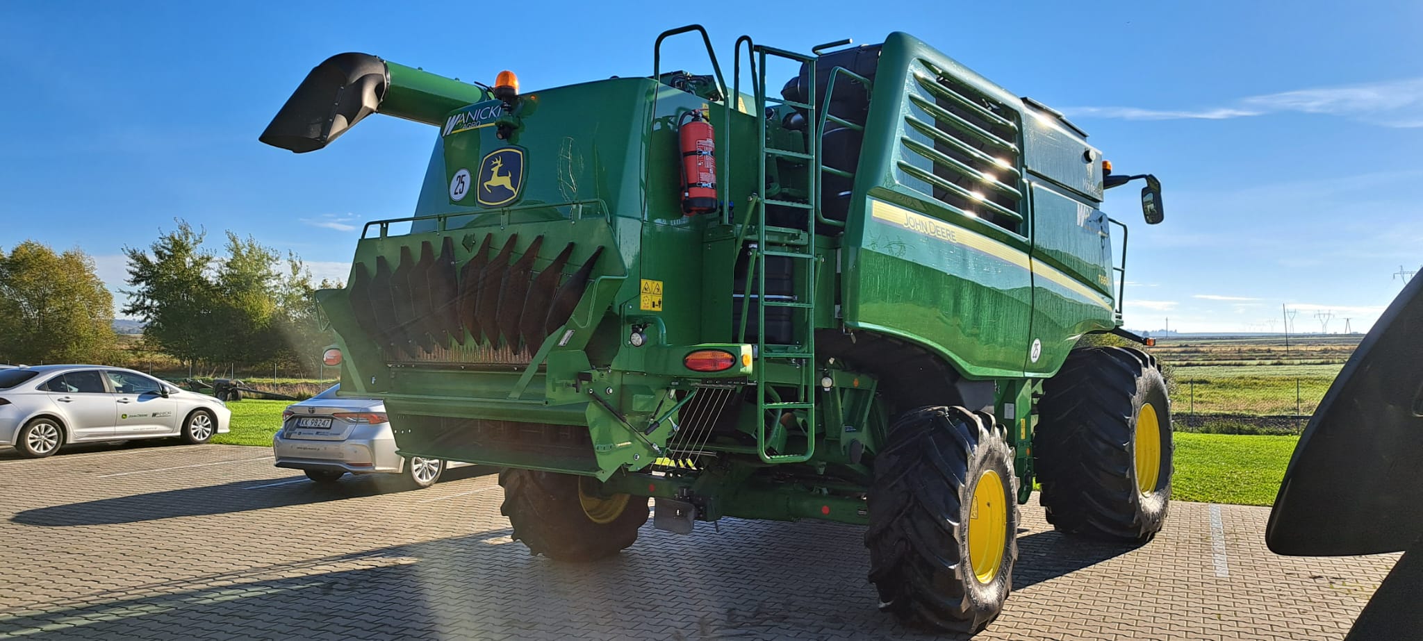 Combine harvester JOHN DEERE T660