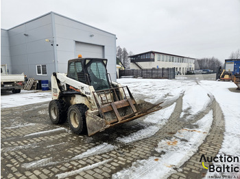 Skid steer loader BOBCAT S220