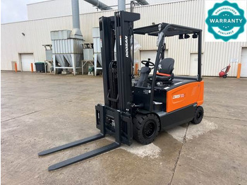 Electric forklift DOOSAN