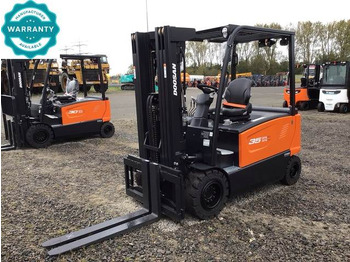 Electric forklift DOOSAN