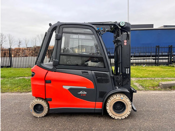 Electric forklift LINDE E