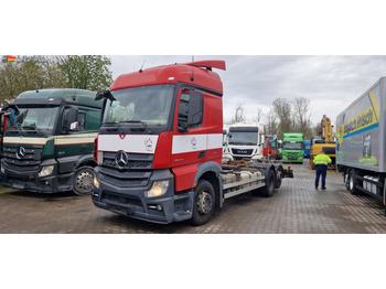 Container transporter/ Swap body truck MERCEDES-BENZ