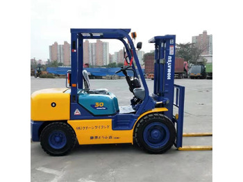 Diesel forklift Komatsu FD30T: picture 4