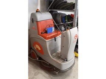 Scrubber dryer