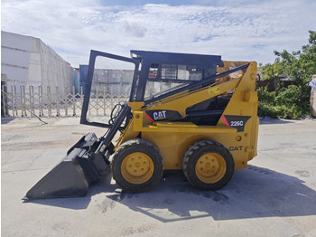 Skid steer loader CATERPILLAR 226C: picture 5