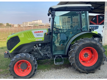 Farm tractor CLAAS Nexos