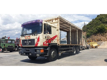 Curtain side truck MAN 26.422