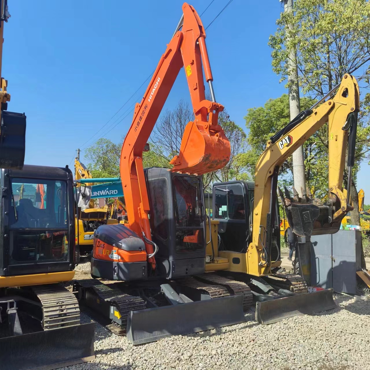 Mini excavator HITACHI ZX55