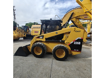 Skid steer loader CATERPILLAR 226B