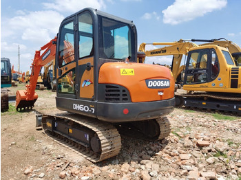 Mini excavator Doosan DH60-7: picture 3