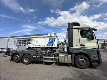 Container transporter/ Swap body truck Mercedes 3 x Actros 2542 LL BDF Standard 6x2: picture 4