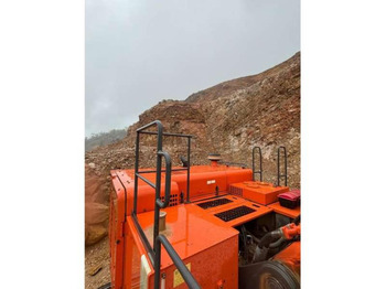 Crawler excavator Hitachi ZX670LCH-3: picture 4