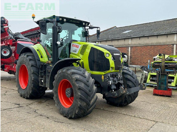 Farm tractor CLAAS Axion 870