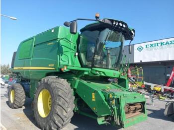 Combine harvester JOHN DEERE W650