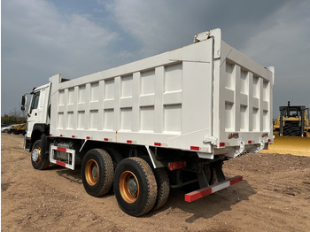 Tipper for transportation of silos HOWO 371: picture 4