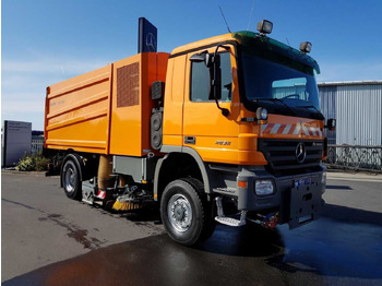 New Road sweeper Mercedes-Benz Actros 2032 A 4x4 Bucher STKF 9500 Airport: picture 4