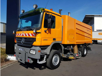 New Road sweeper Mercedes-Benz Actros 2032 A 4x4 Bucher STKF 9500 Airport: picture 3