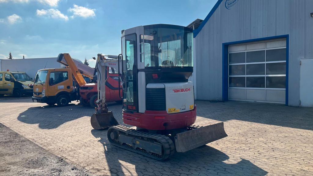 Mini excavator Takeuchi TB23R Minibagger 2670 Kg: picture 6