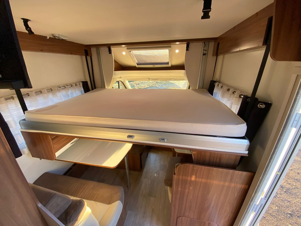 Semi-integrated motorhome Pilote P 706 S für 6 Personen, SAT,Navi ec.: picture 16