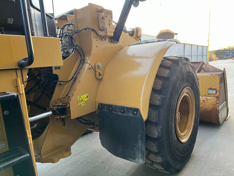 Wheel loader Cat 966M: picture 16