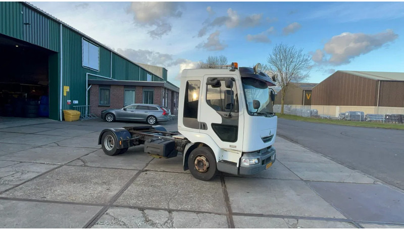 Tractor unit Renault Midlum Renault Midlum: picture 21