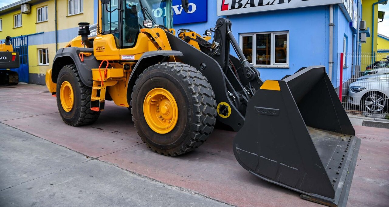 Wheel loader Volvo L110H: picture 32