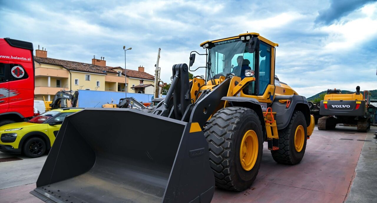 Wheel loader Volvo L110H: picture 34