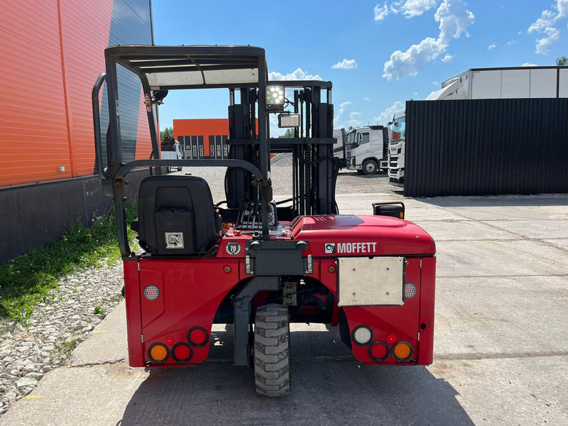 Truck mounted forklift Moffett M4 25.3 PF: picture 8