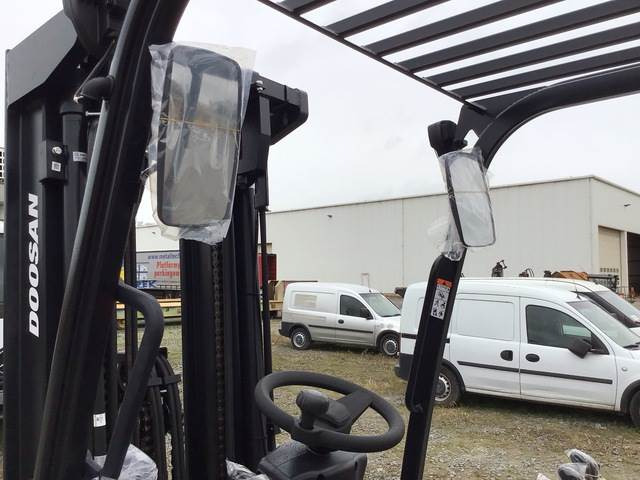 Electric forklift Doosan B35X-7 PLUS: picture 10