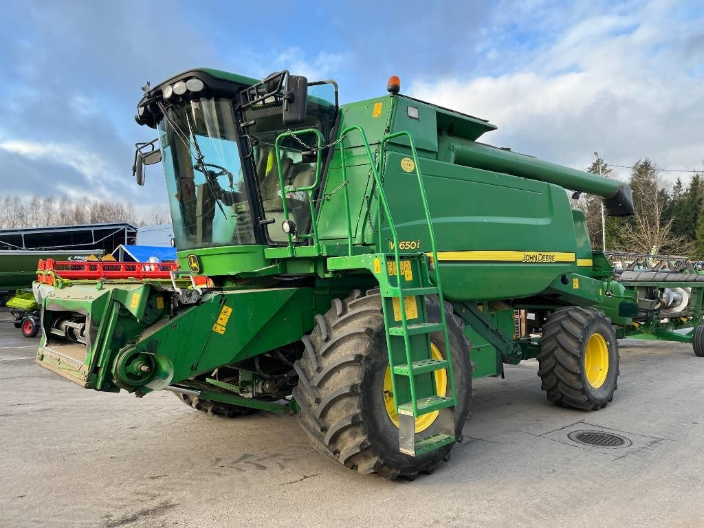 Combine harvester John Deere W 650 i: picture 6