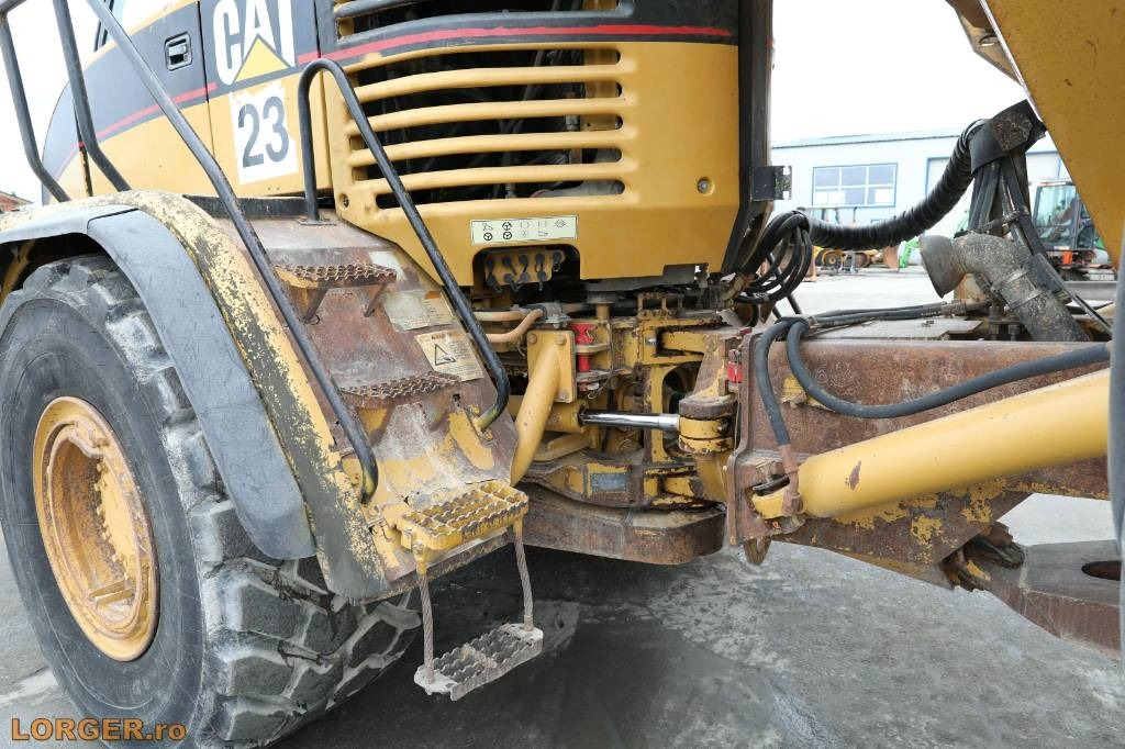 Articulated dumper CAT 730: picture 7