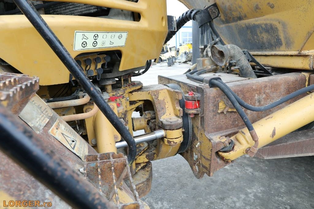 Articulated dumper CAT 730: picture 8