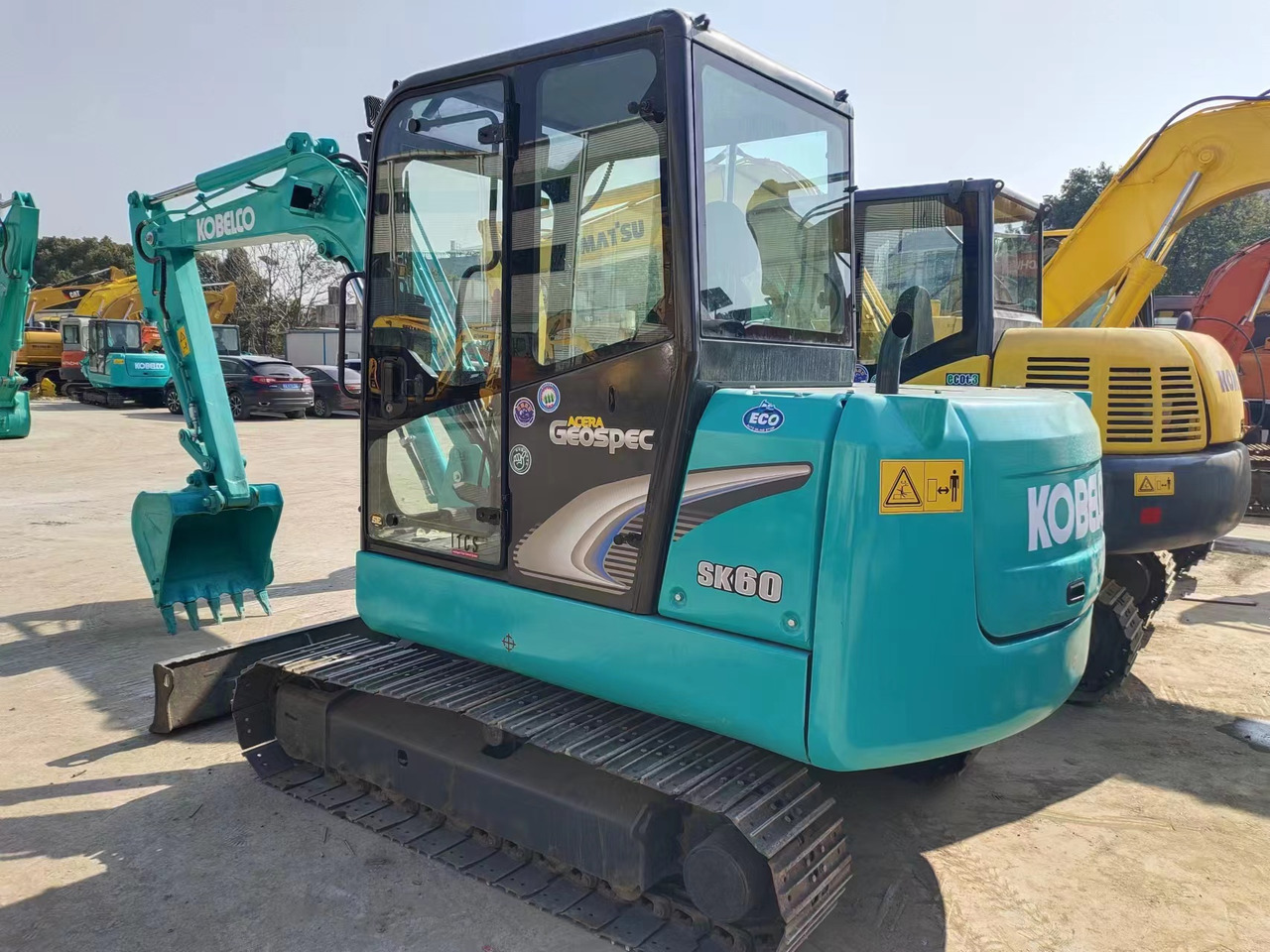 Mini excavator KOBELCO SK60-8: picture 6