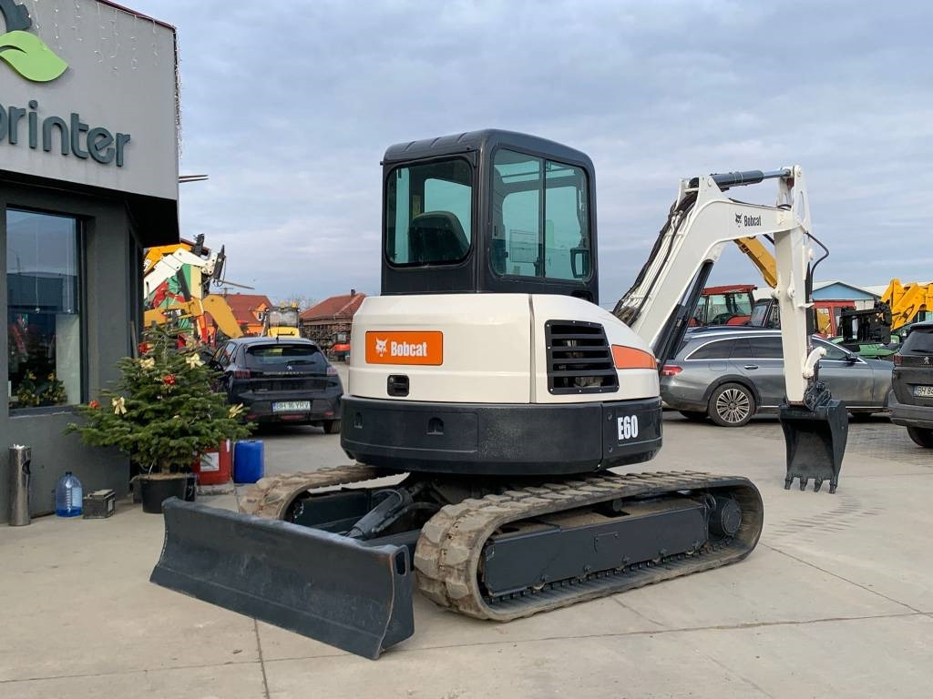 Mini excavator Bobcat E 60: picture 7