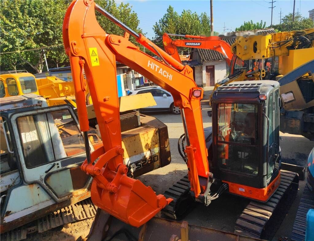 Mini excavator Hitachi ZX55UR: picture 6