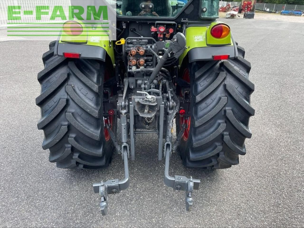 Farm tractor CLAAS nexos 240 f F: picture 7