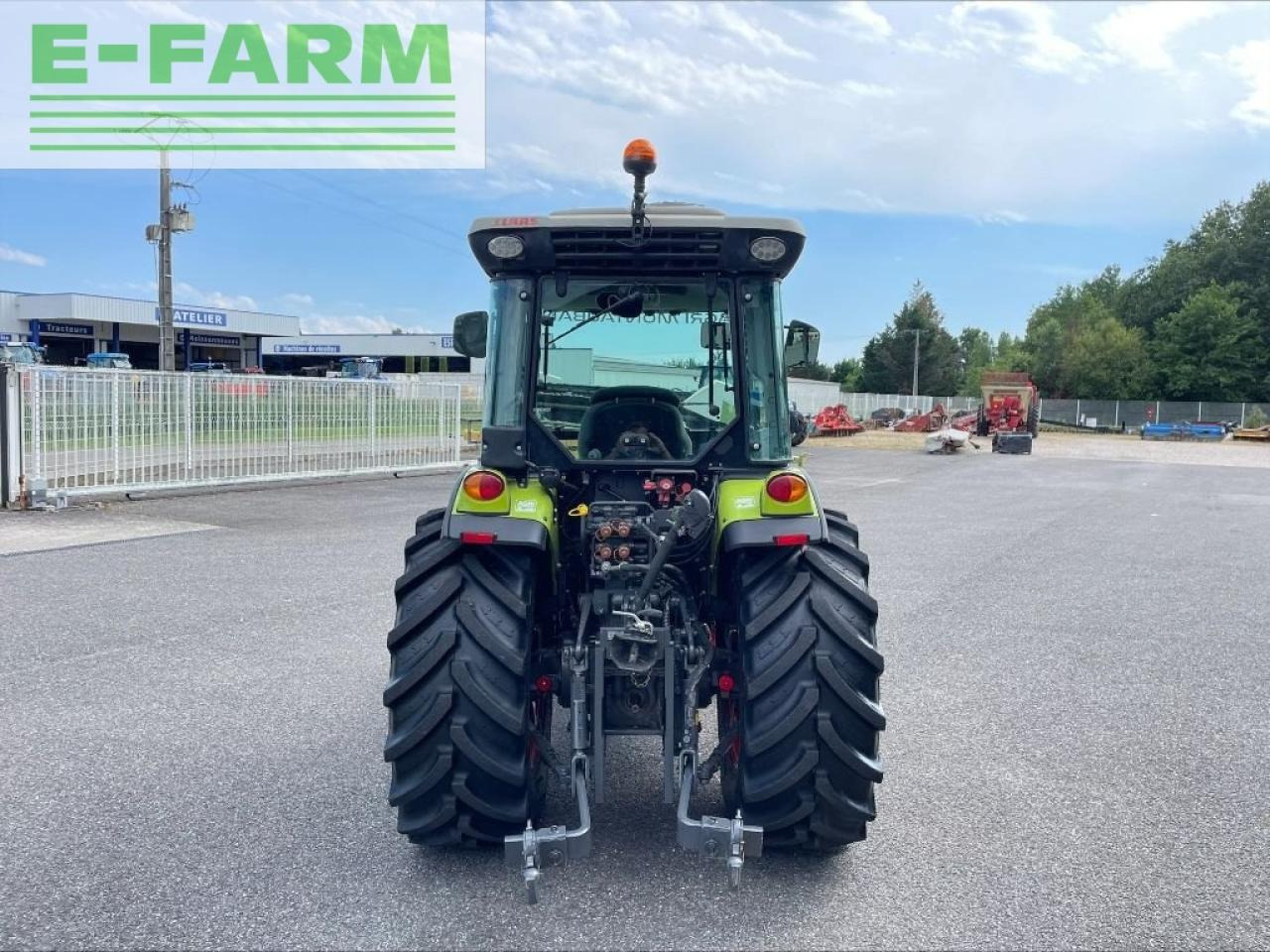 Farm tractor CLAAS nexos 240 f F: picture 6