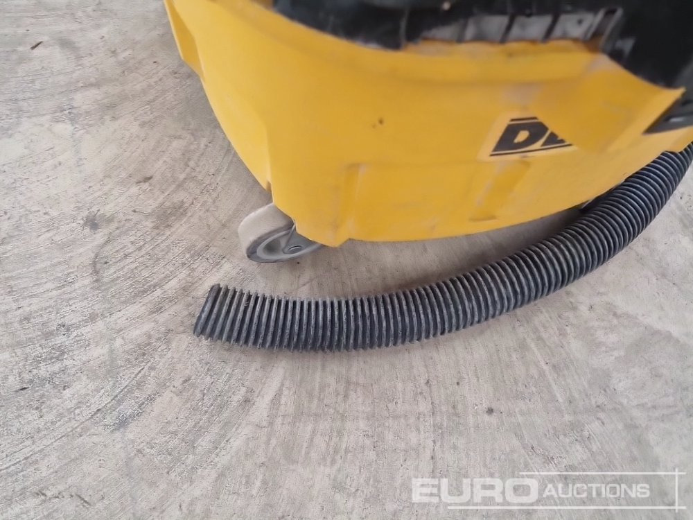 Construction equipment Dewalt DWV901L 110 Volt Industrial Vacuum Cleaner: picture 13