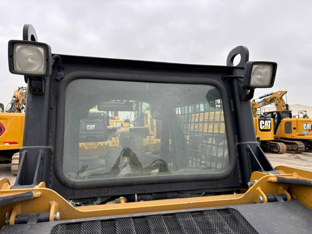 Skid steer loader CAT 216B3: picture 19